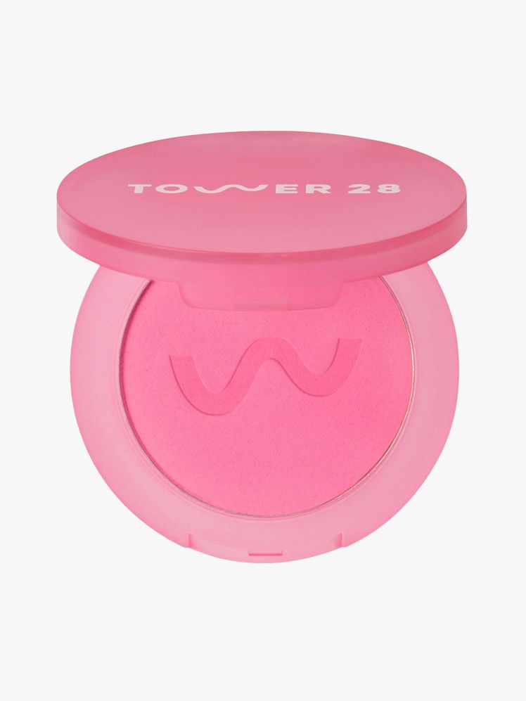 Tower 28 GetSet Blur  Set Matte Powder Blush in Feliz Fresca pink power blush compact on light gray background